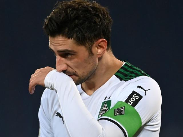 1642665356871098442.jpg 只会吃饭睡觉打拜仁,门兴竟被德乙保级队3球淘汰